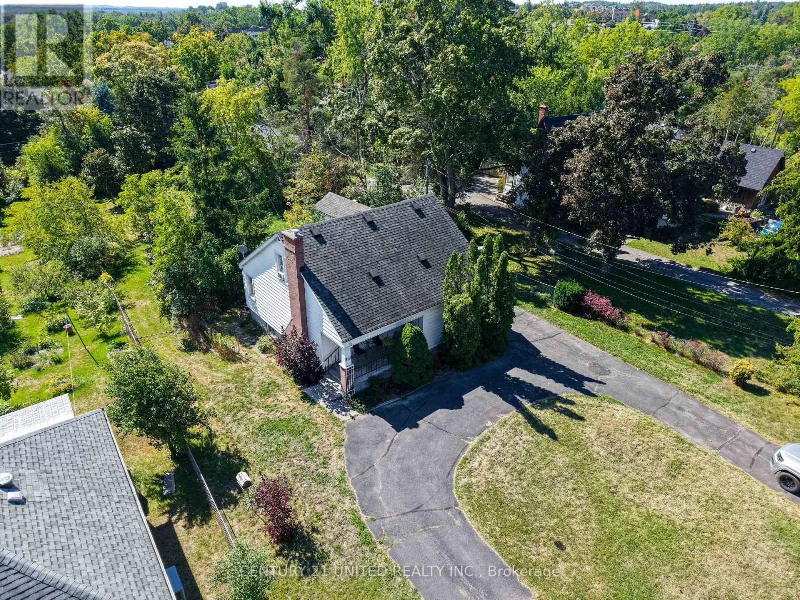 513 PARKHILL ROAD W