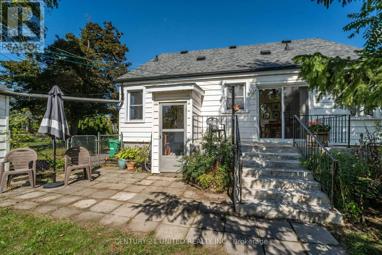 513 PARKHILL ROAD W