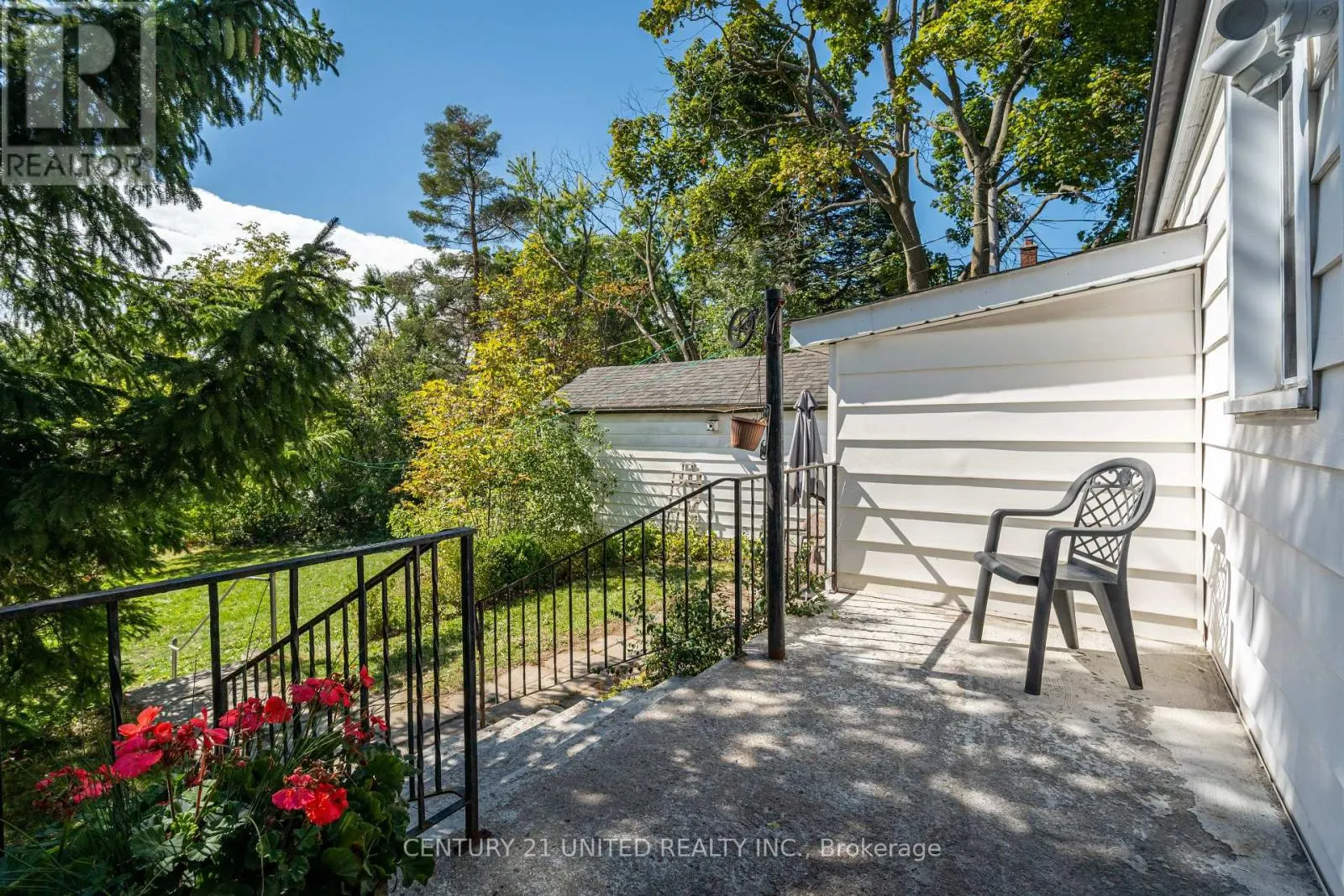 513 PARKHILL ROAD W