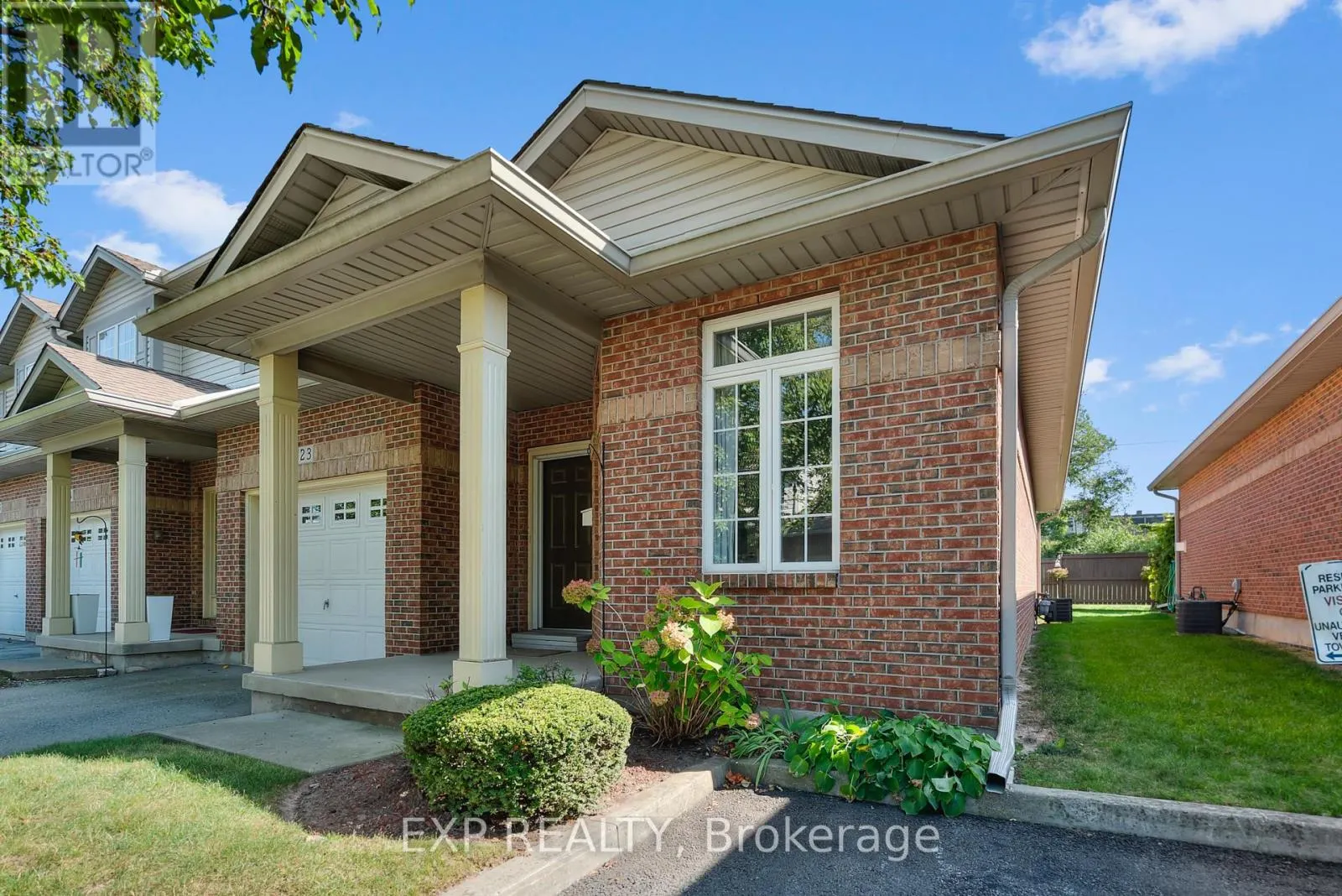 23 - 5595 DRUMMOND ROAD, #23