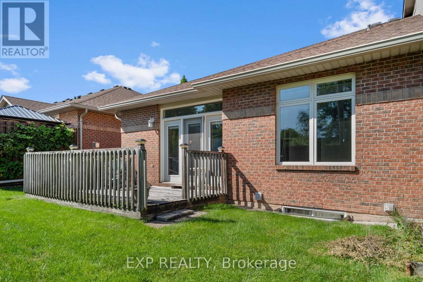 23 - 5595 DRUMMOND ROAD, #23