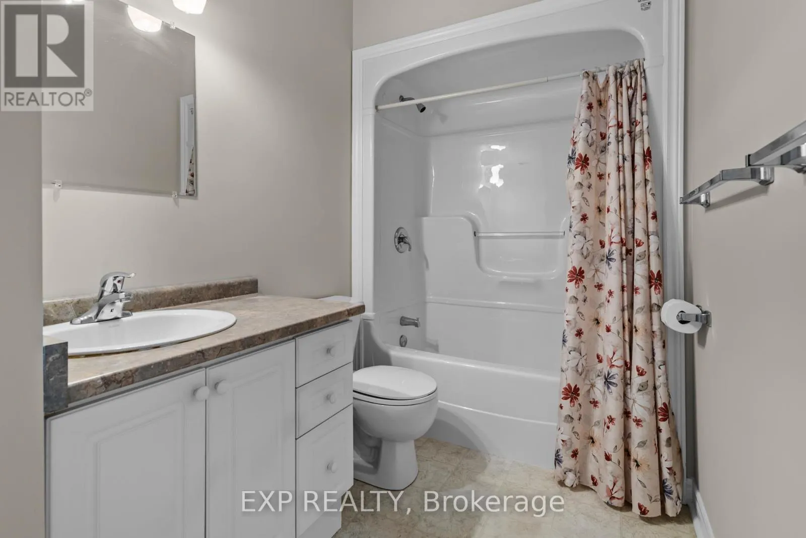 23 - 5595 DRUMMOND ROAD, #23