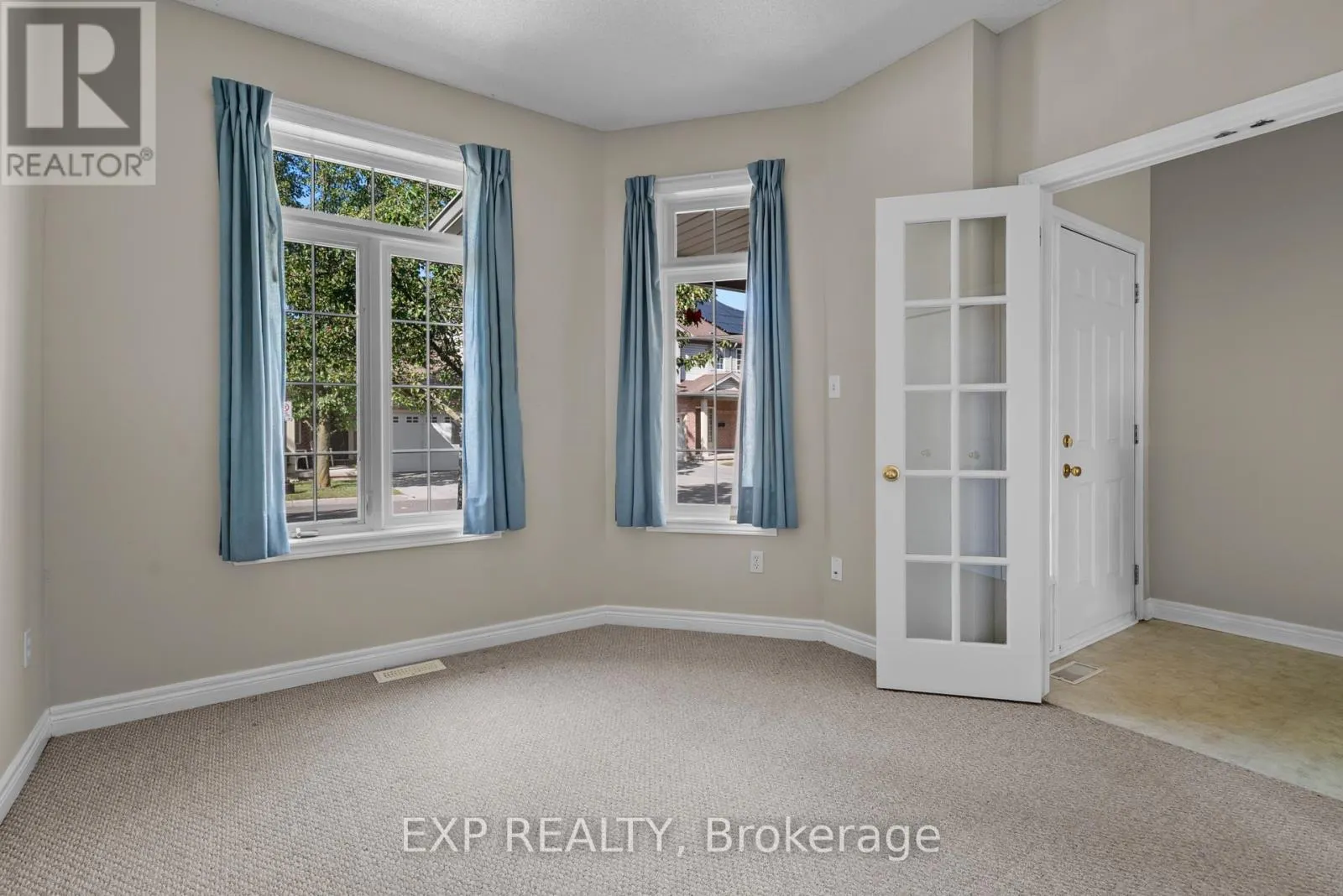 23 - 5595 DRUMMOND ROAD, #23