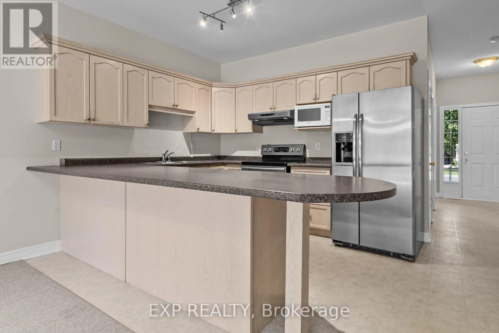 23 - 5595 DRUMMOND ROAD, #23