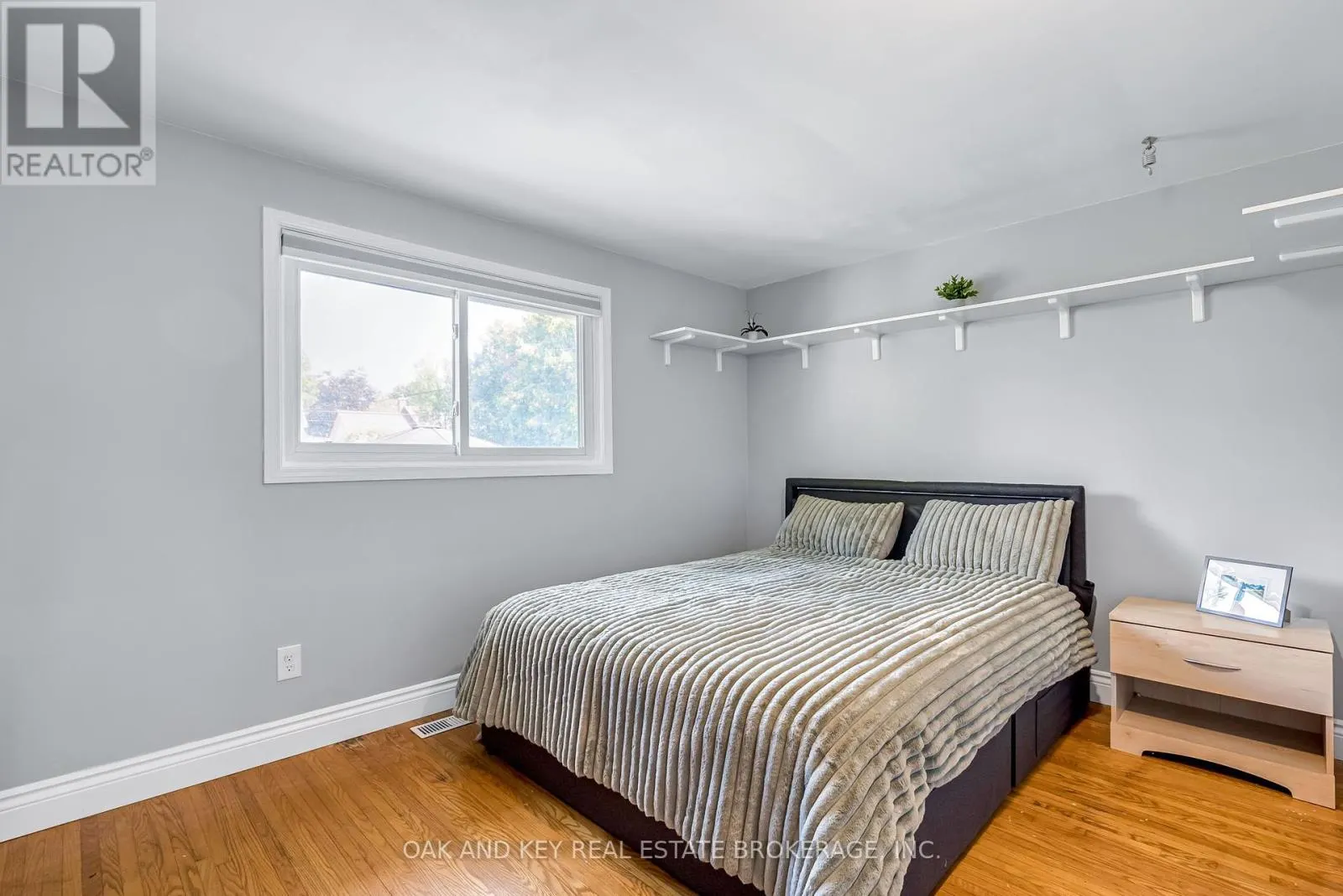 65 SOUTHVIEW CRESCENT