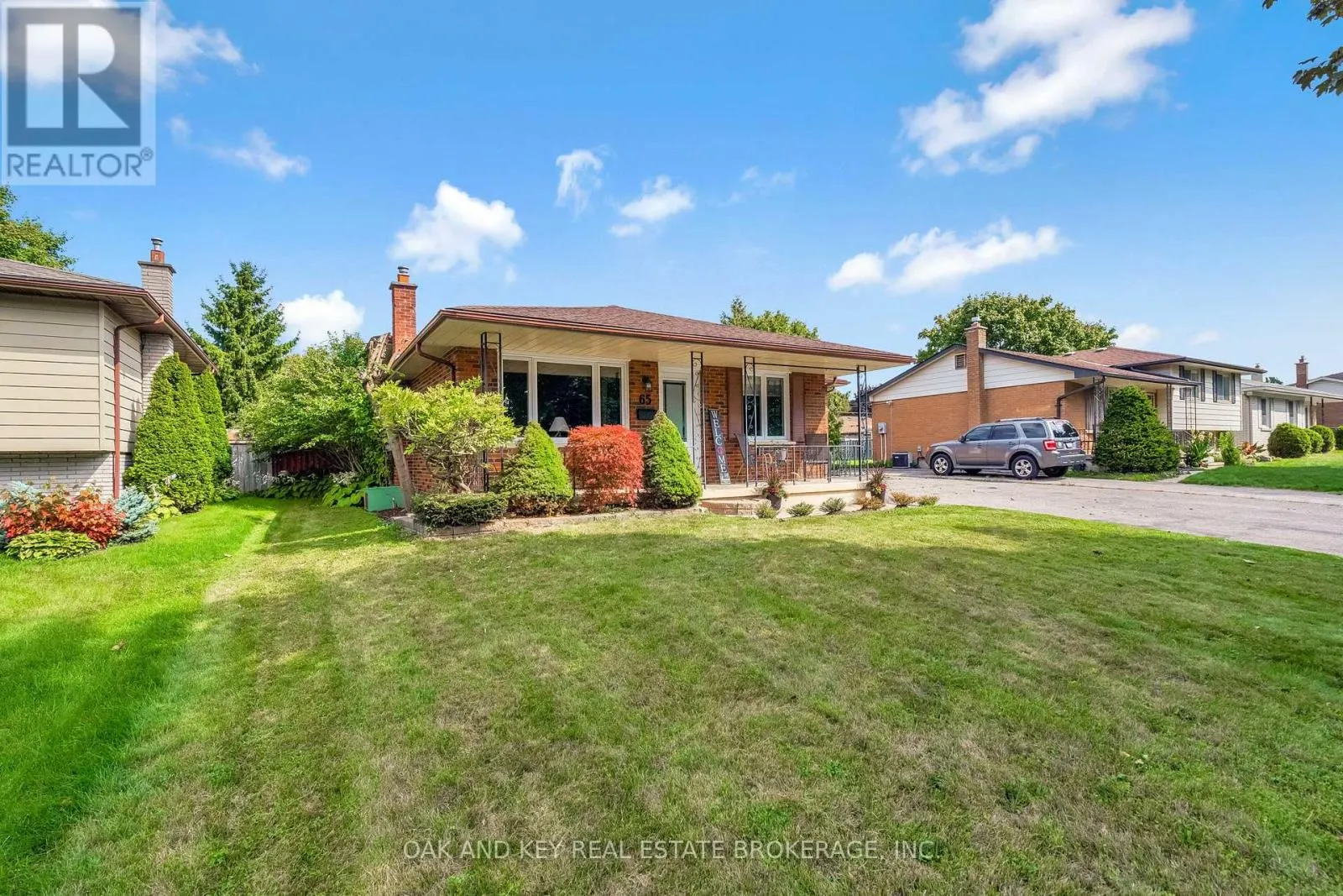 65 SOUTHVIEW CRESCENT