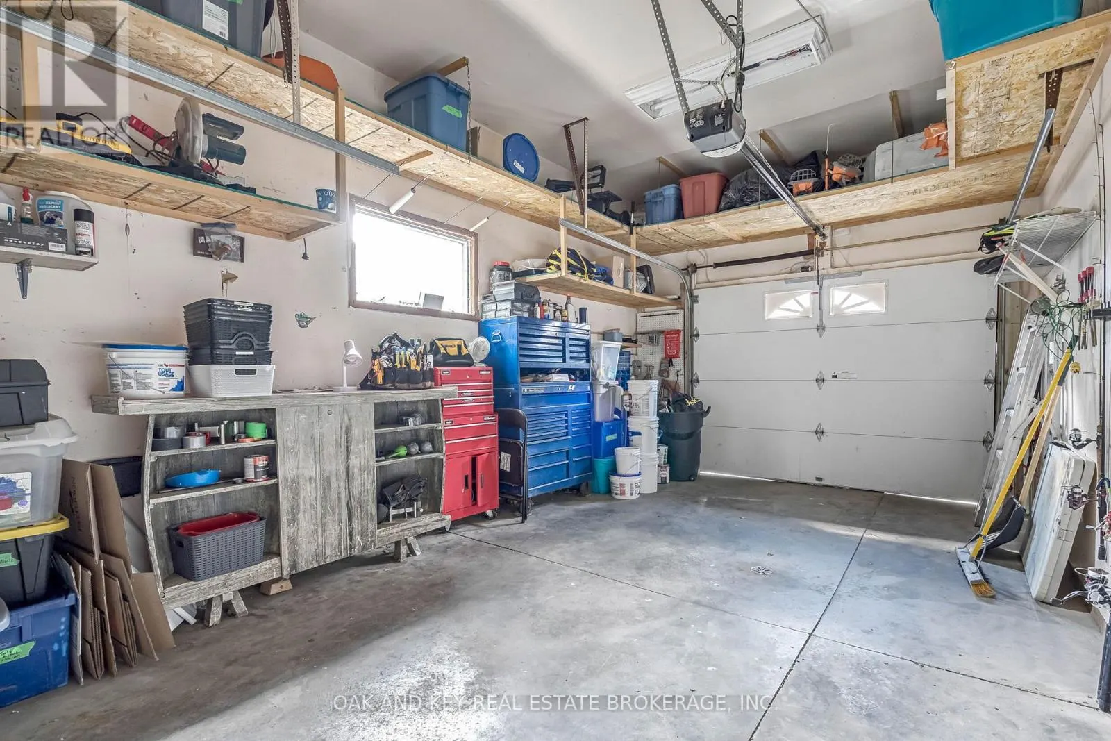 65 SOUTHVIEW CRESCENT