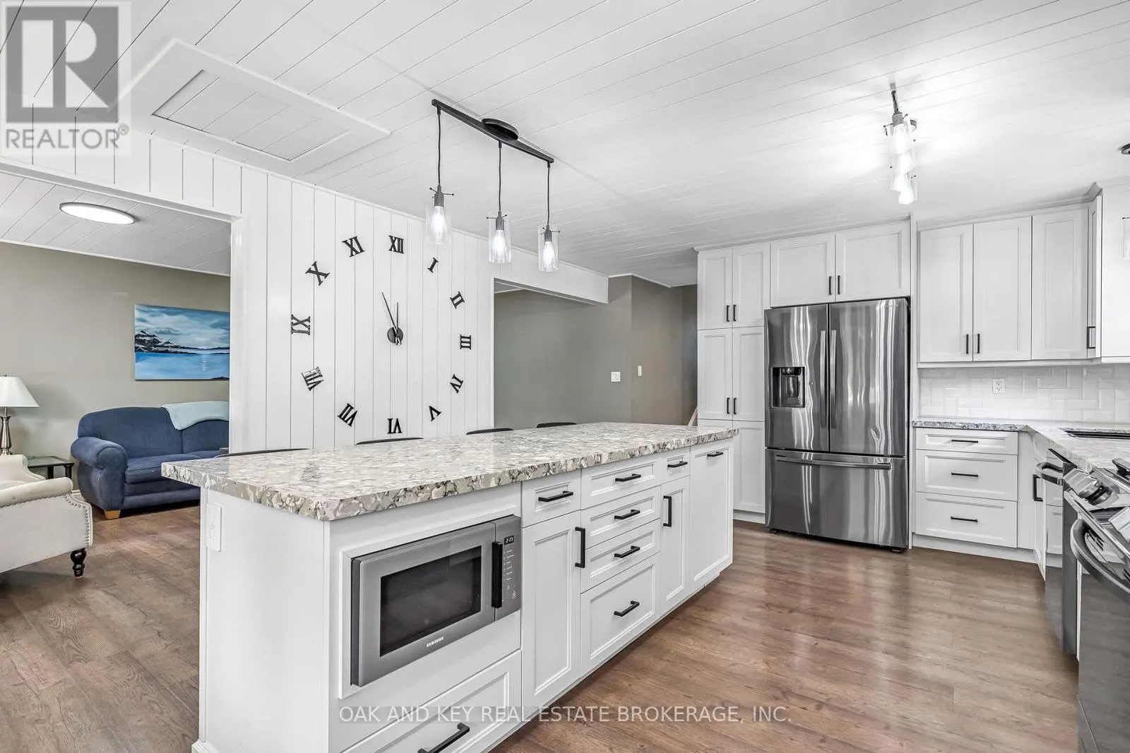 65 SOUTHVIEW CRESCENT