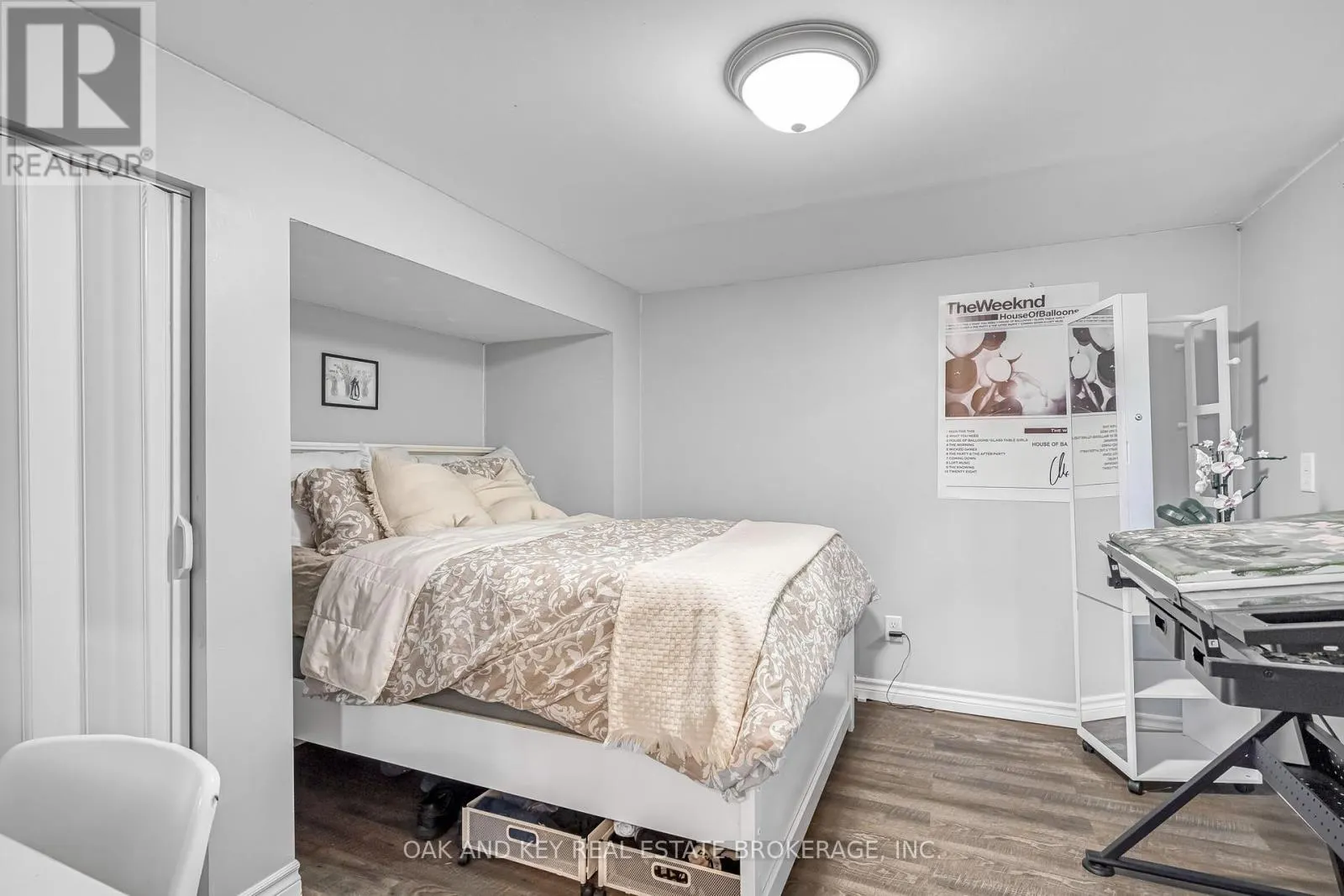 65 SOUTHVIEW CRESCENT
