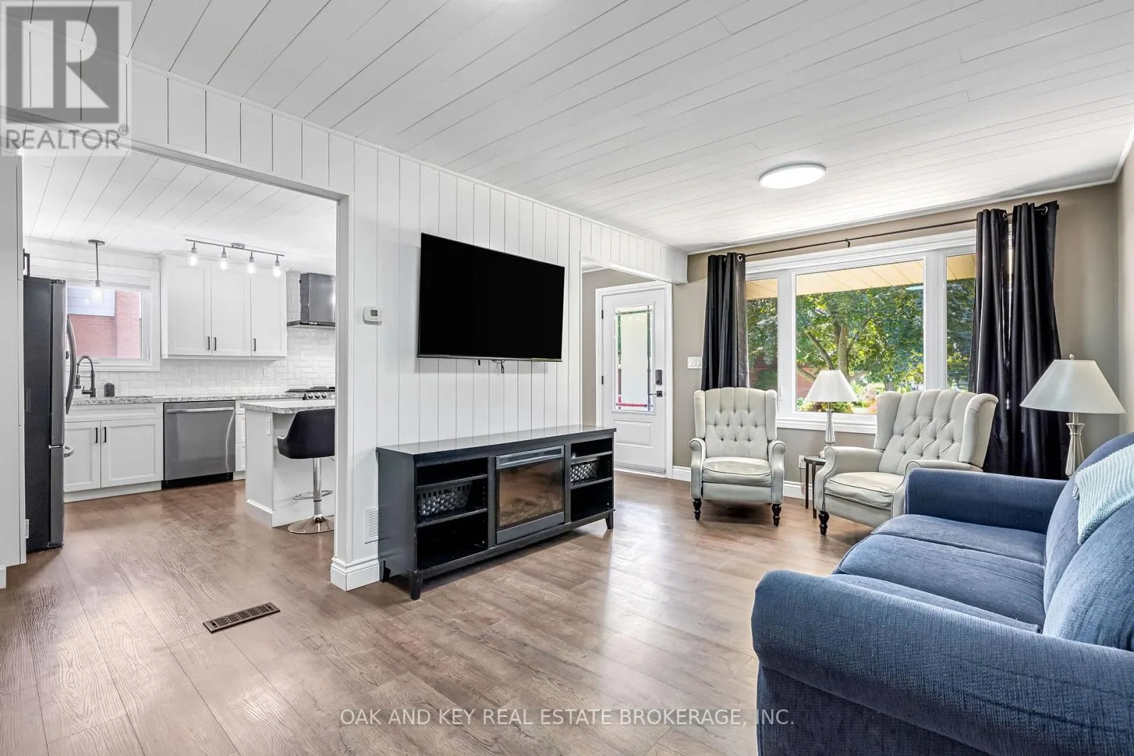 65 SOUTHVIEW CRESCENT