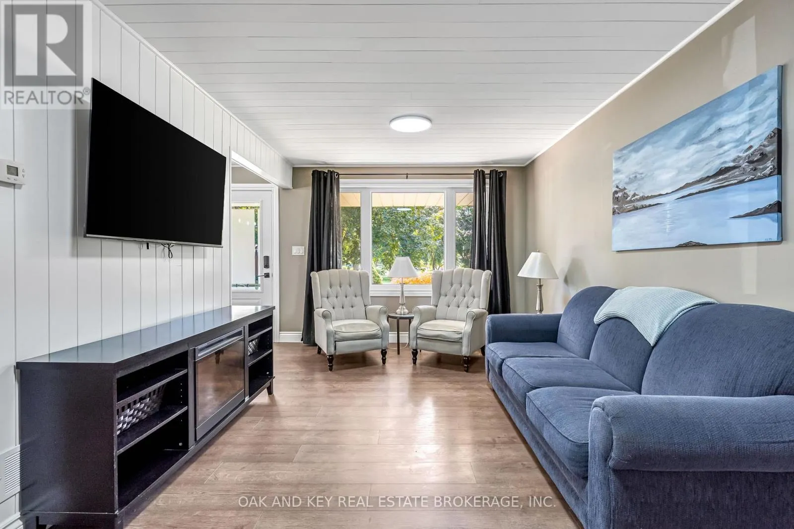 65 SOUTHVIEW CRESCENT