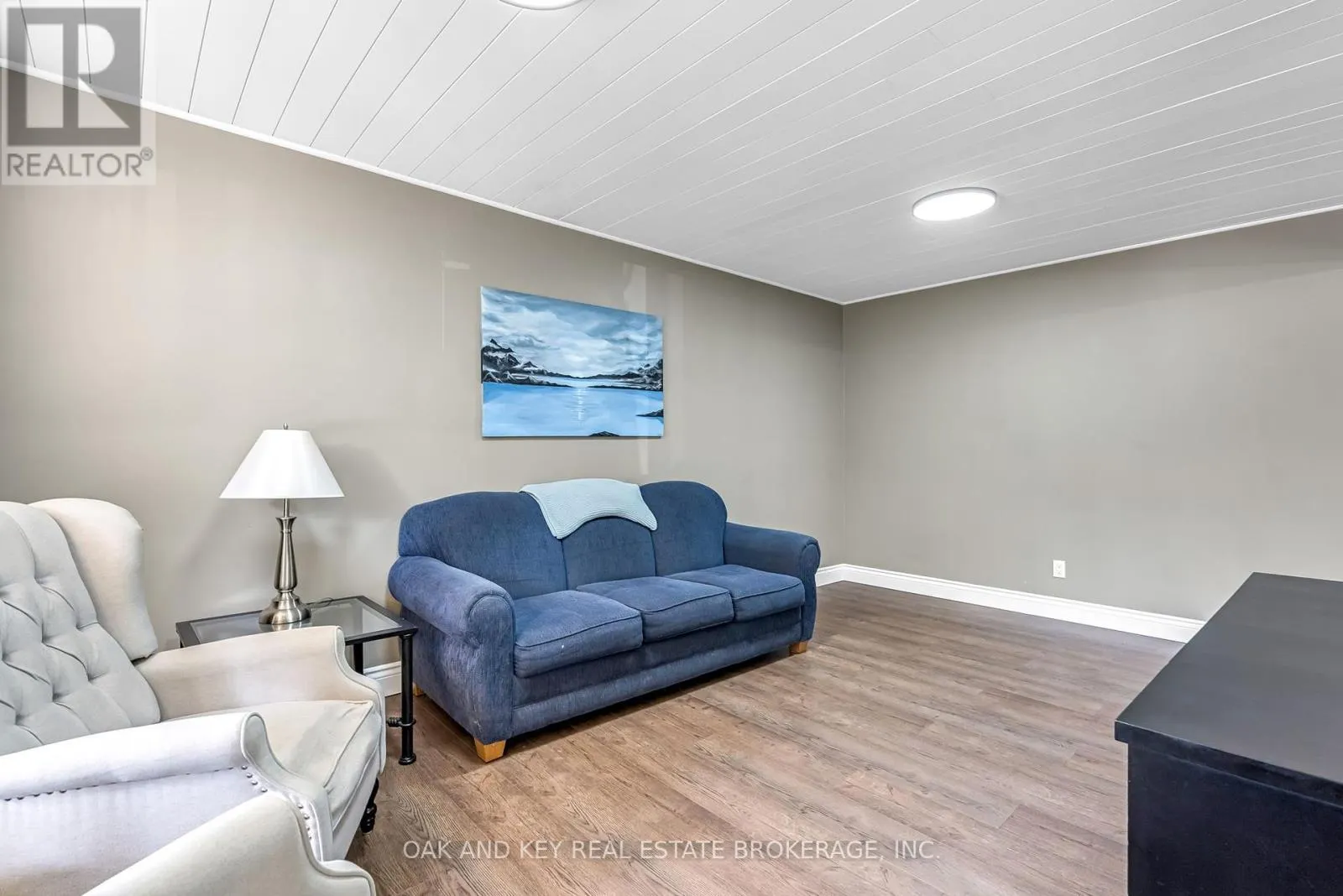 65 SOUTHVIEW CRESCENT
