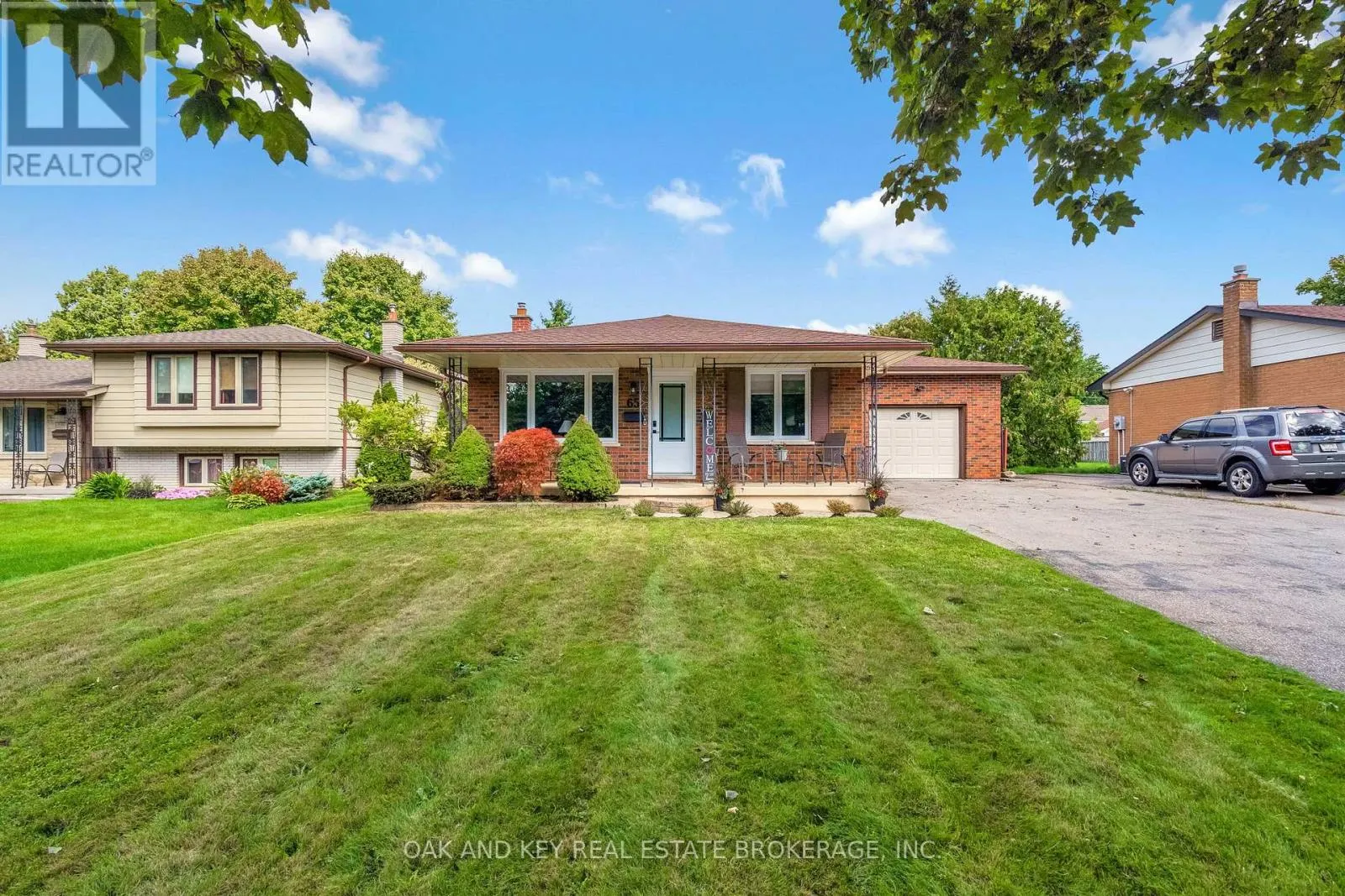 65 SOUTHVIEW CRESCENT
