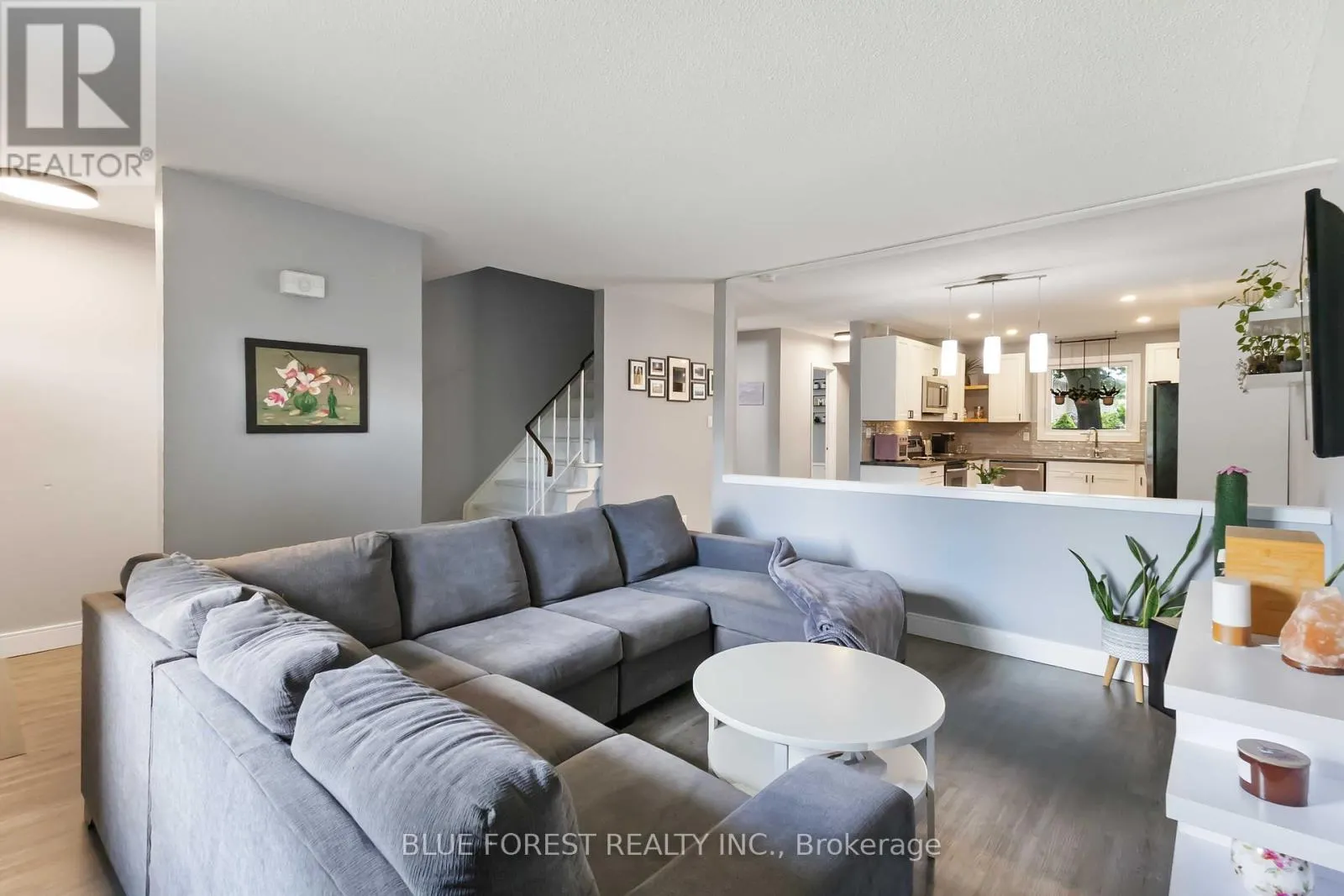 31 - 989 NOTRE DAME DRIVE, #31