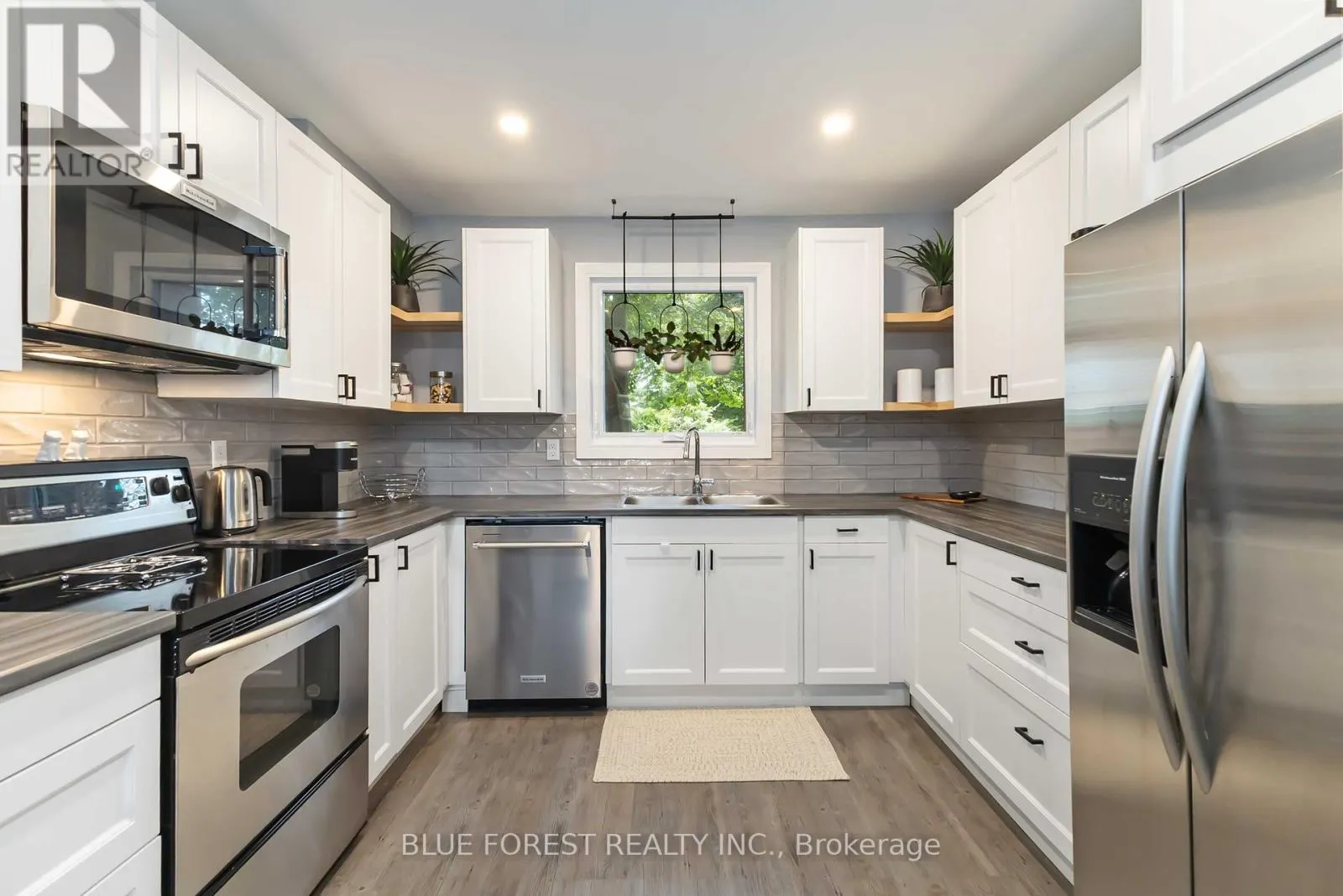 31 - 989 NOTRE DAME DRIVE, #31