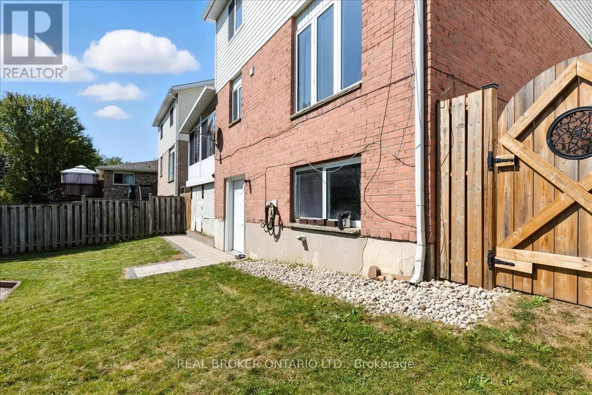 87 DAWN CRESCENT