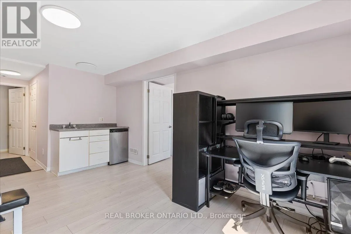 87 DAWN CRESCENT