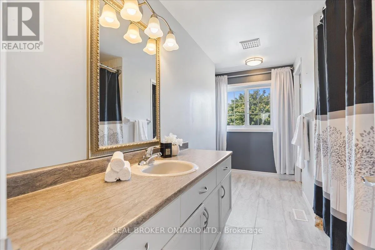 87 DAWN CRESCENT