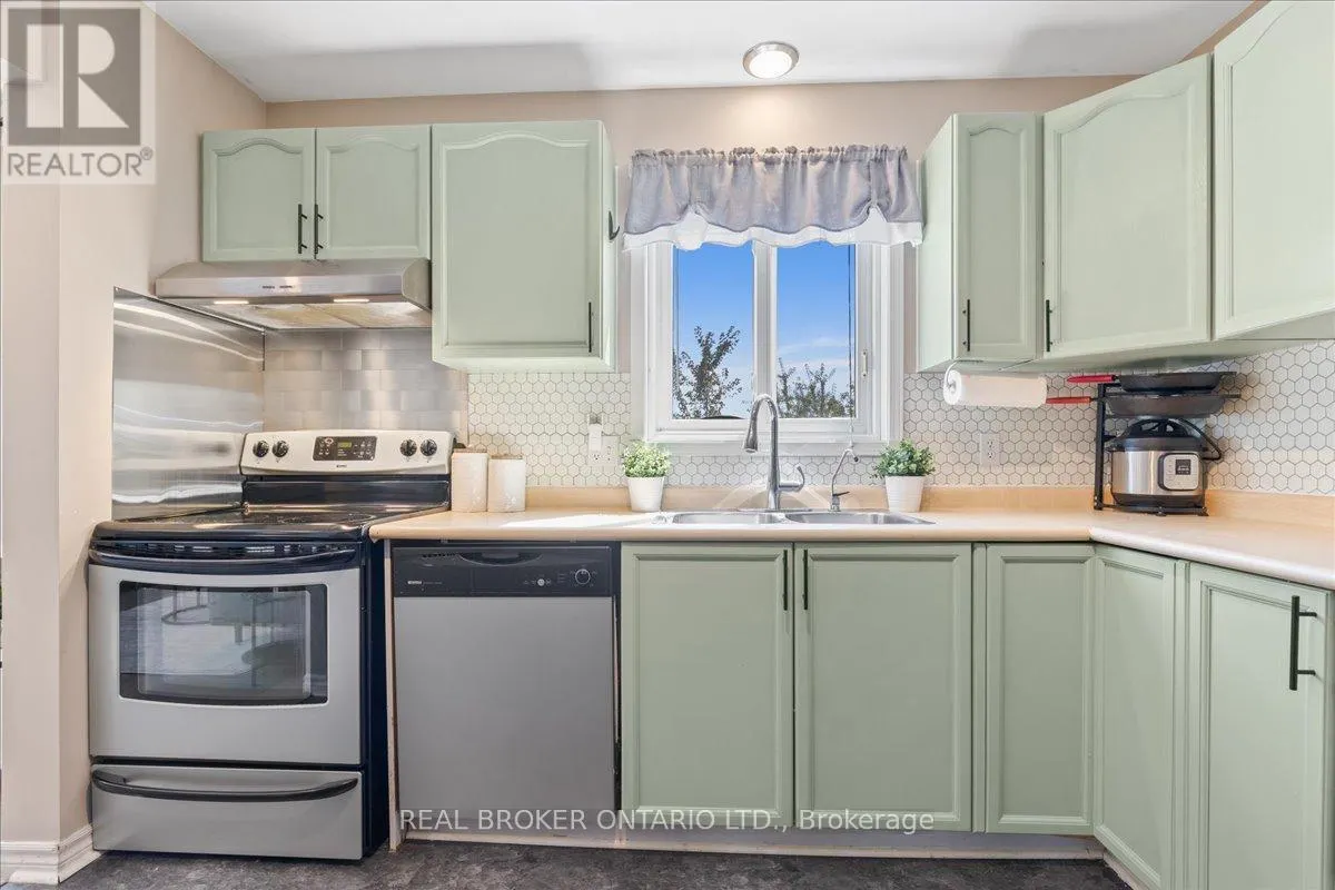87 DAWN CRESCENT