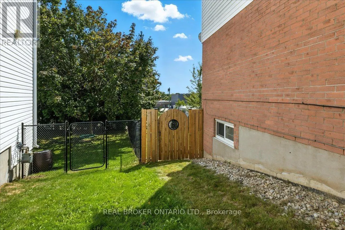 87 DAWN CRESCENT