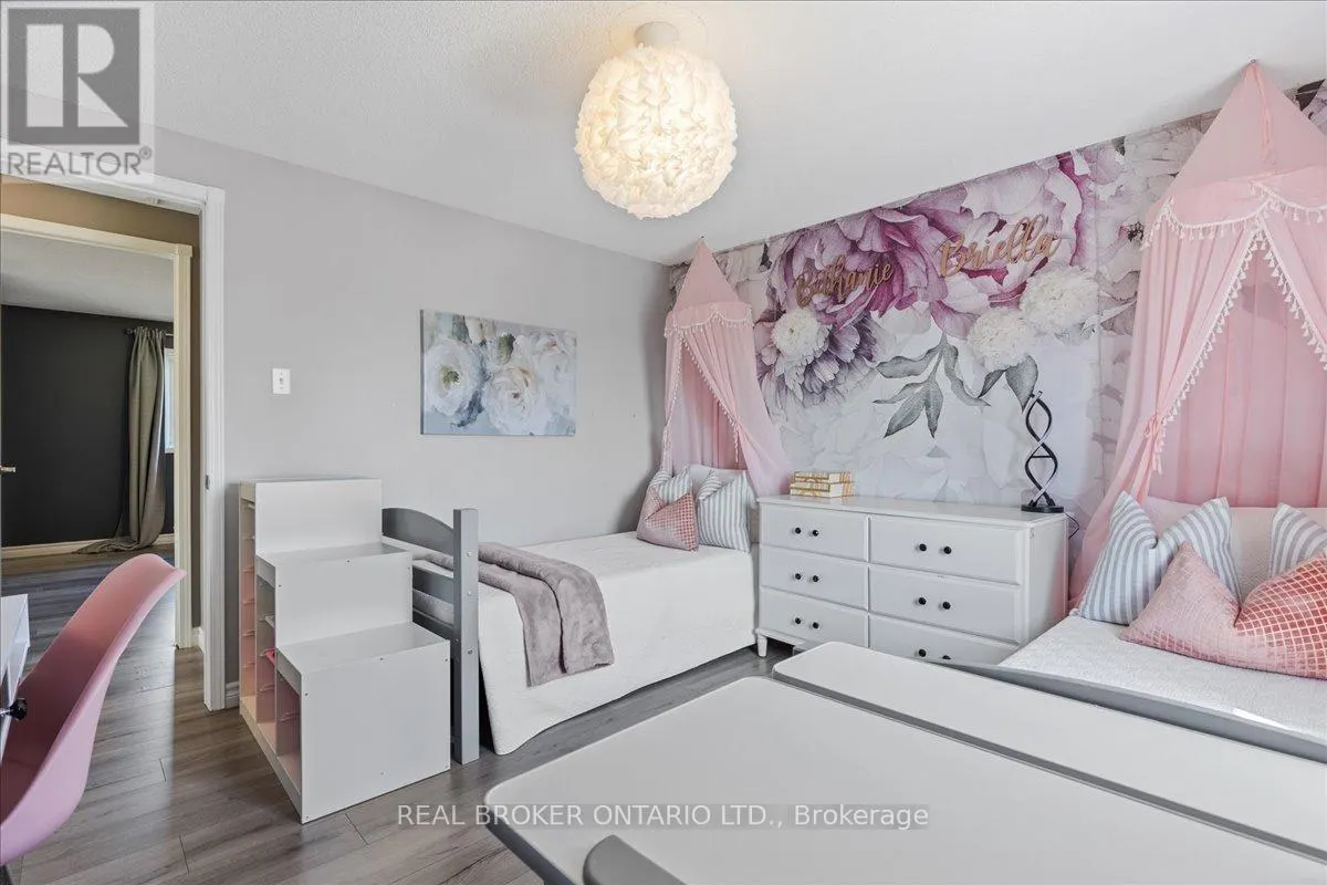 87 DAWN CRESCENT