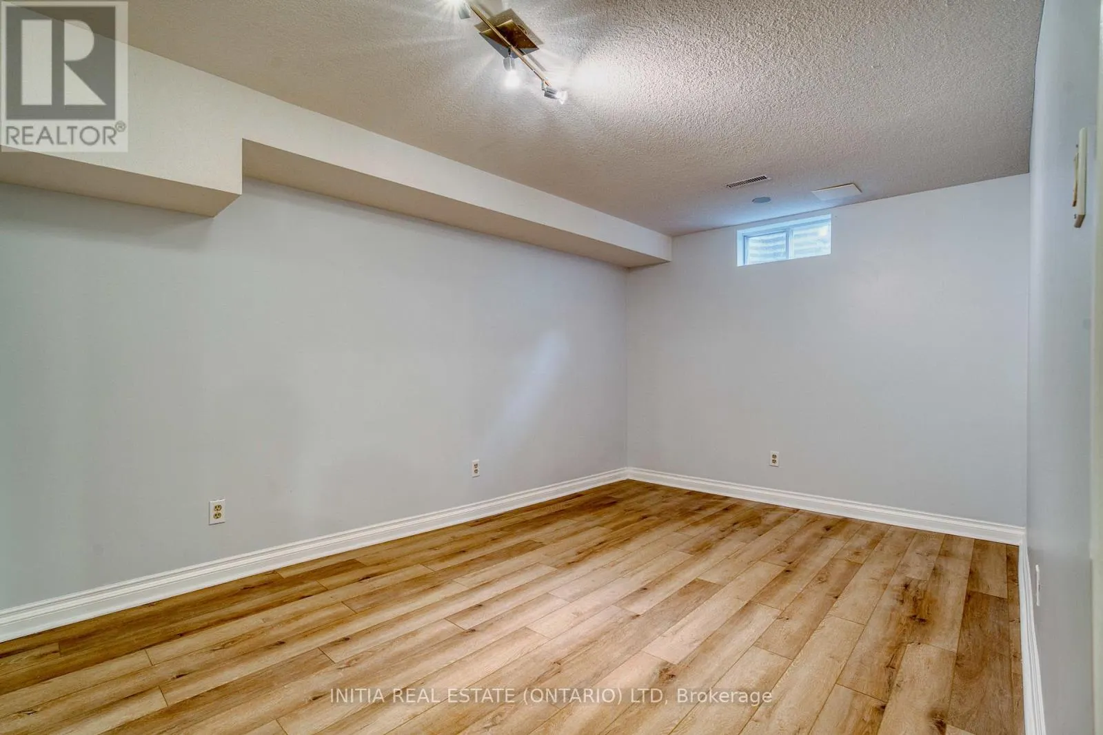 1653 HASTINGS DRIVE