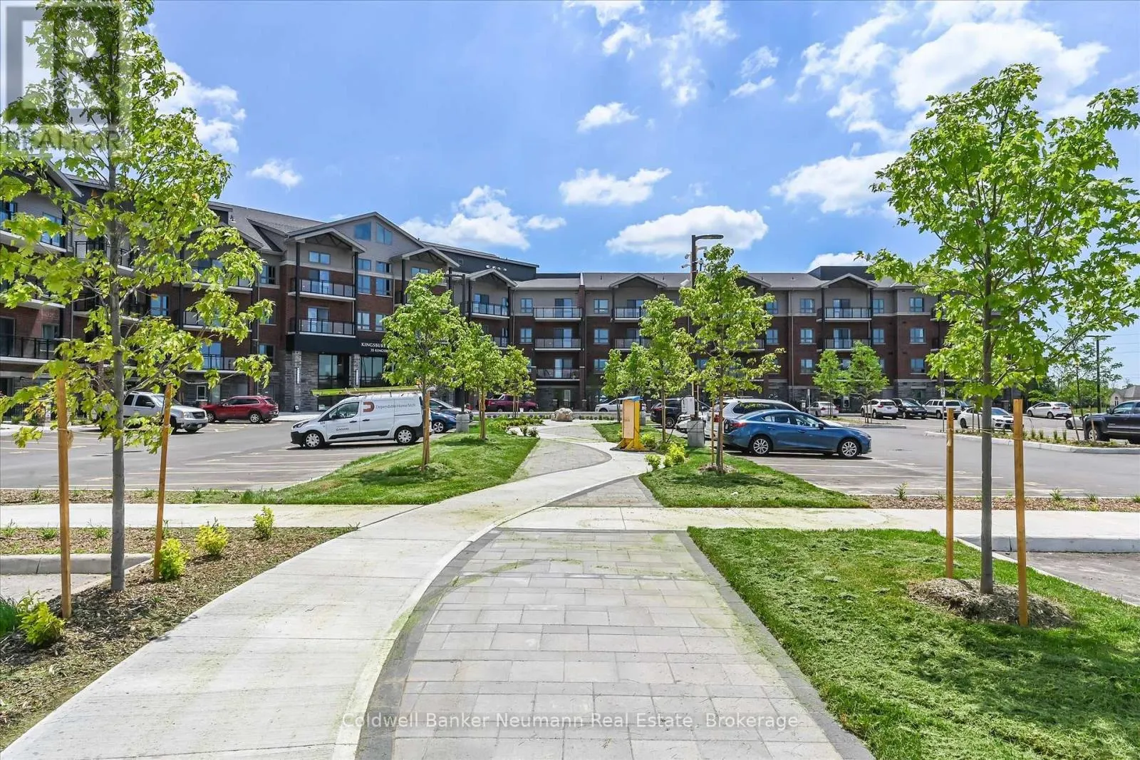 120 - 35 KINGSBURY SQUARE, #120