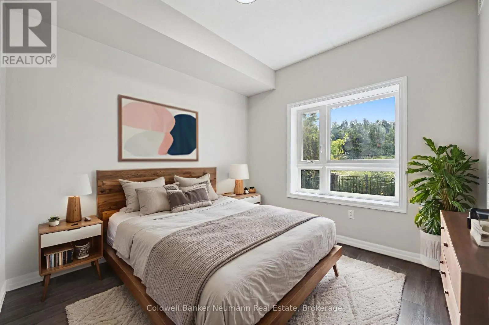 120 - 35 KINGSBURY SQUARE, #120