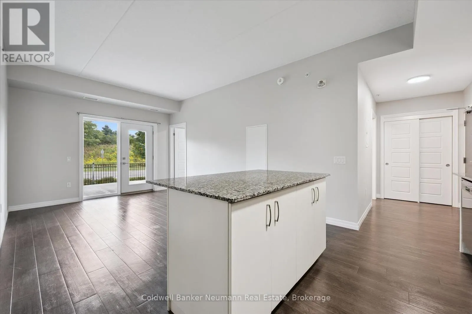 120 - 35 KINGSBURY SQUARE, #120