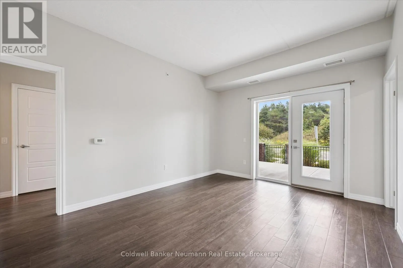 120 - 35 KINGSBURY SQUARE, #120
