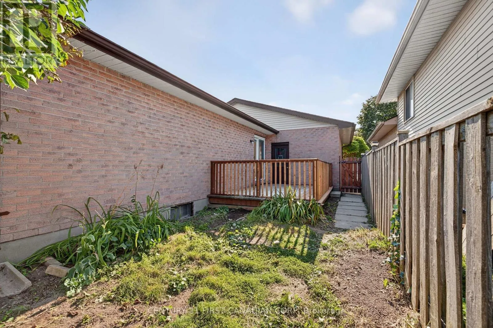 231 PORTSMOUTH CRESCENT E