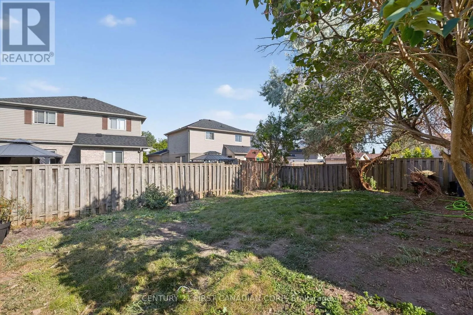 231 PORTSMOUTH CRESCENT E