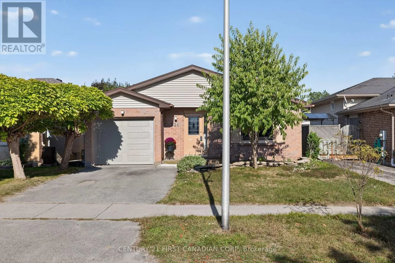 231 PORTSMOUTH CRESCENT E