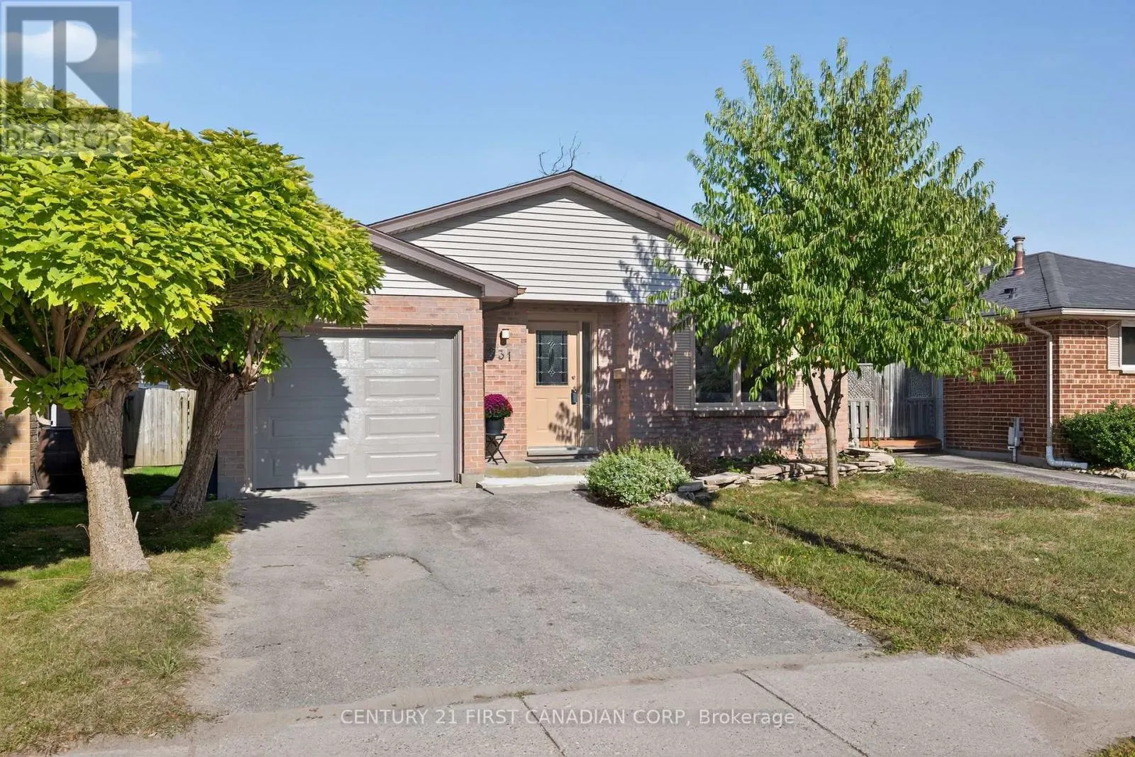 231 PORTSMOUTH CRESCENT E