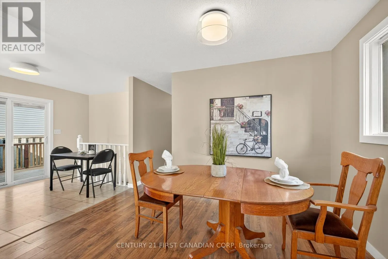 231 PORTSMOUTH CRESCENT E