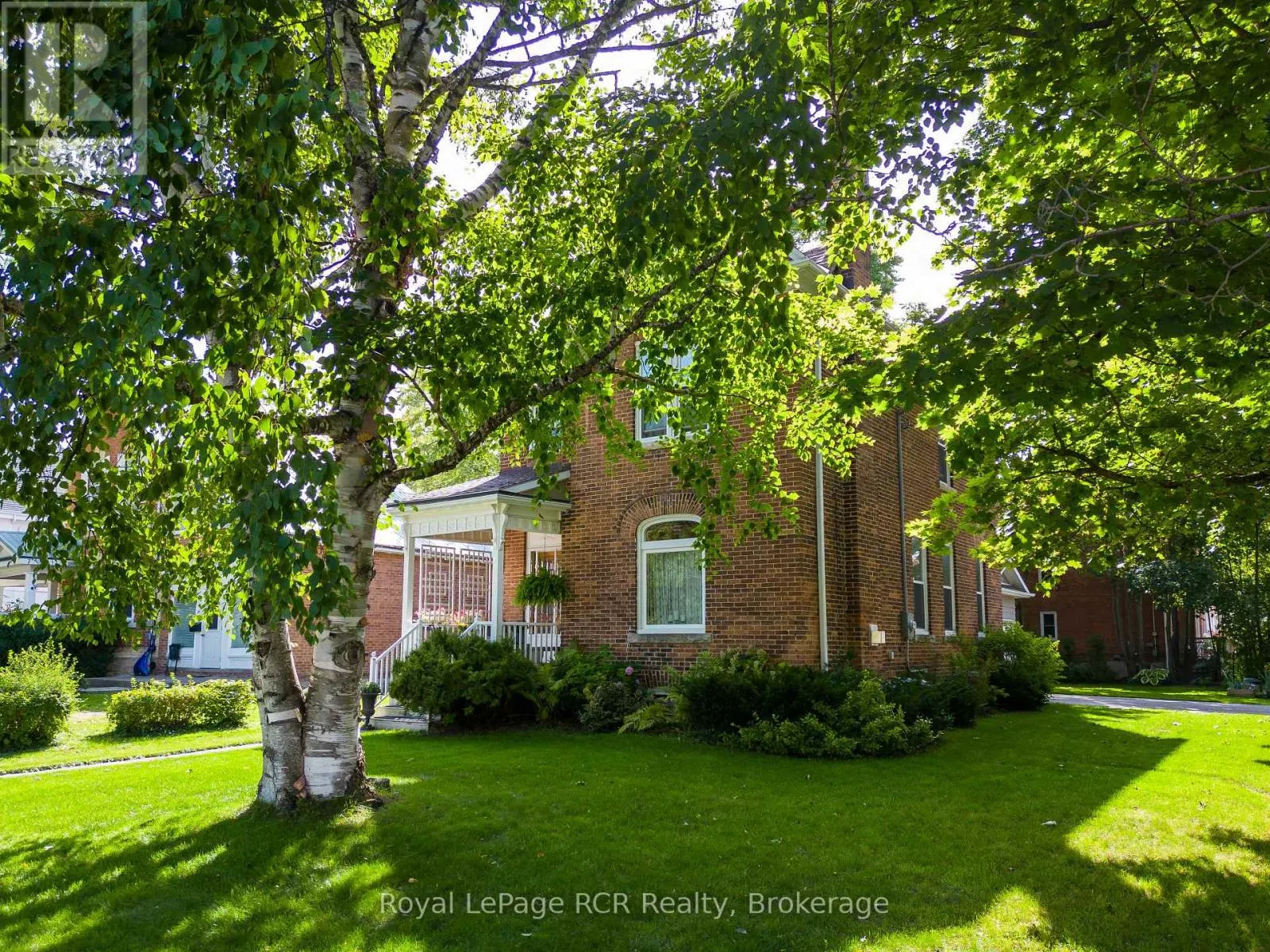 1198 4TH AVENUE W