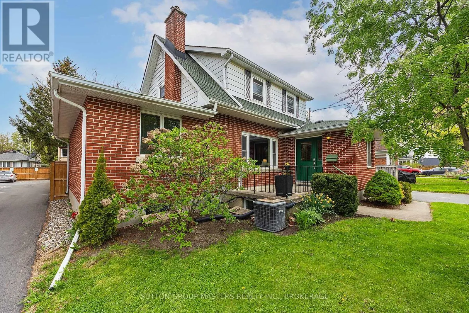 284 HELEN STREET