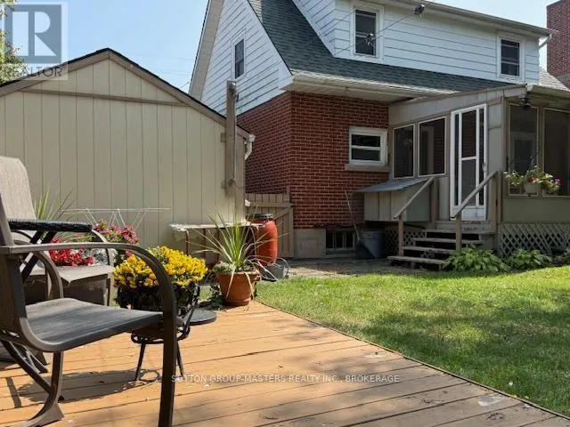 284 HELEN STREET