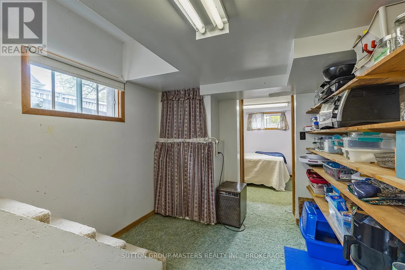 284 HELEN STREET