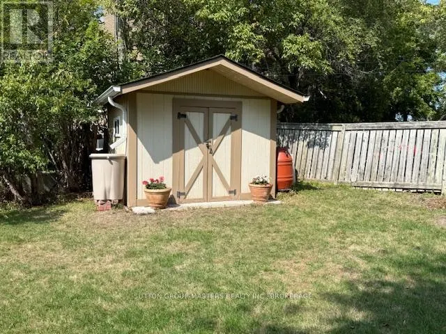 284 HELEN STREET
