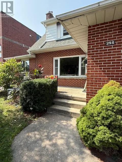 284 HELEN STREET
