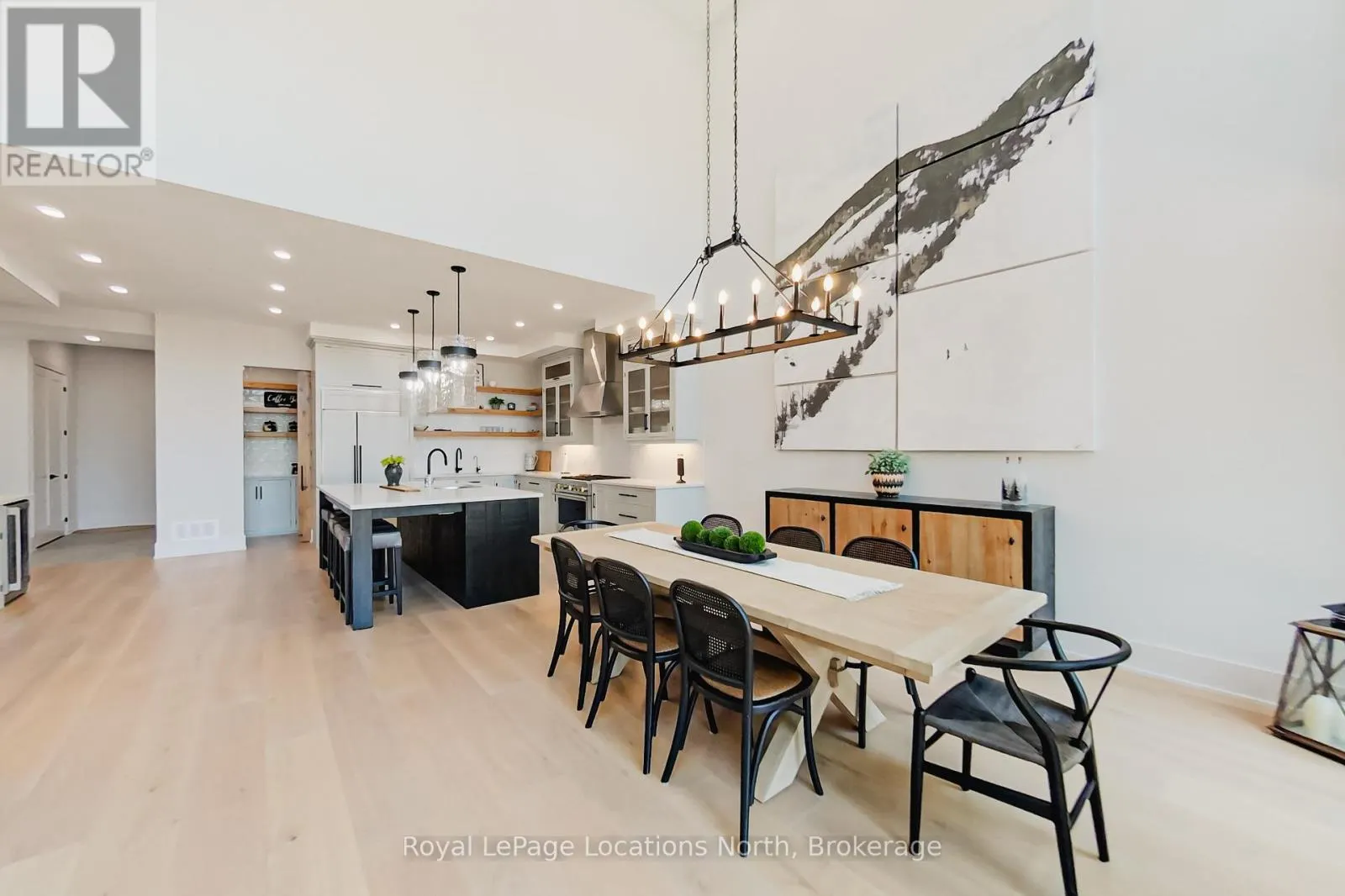 74 ARTHUR STREET E