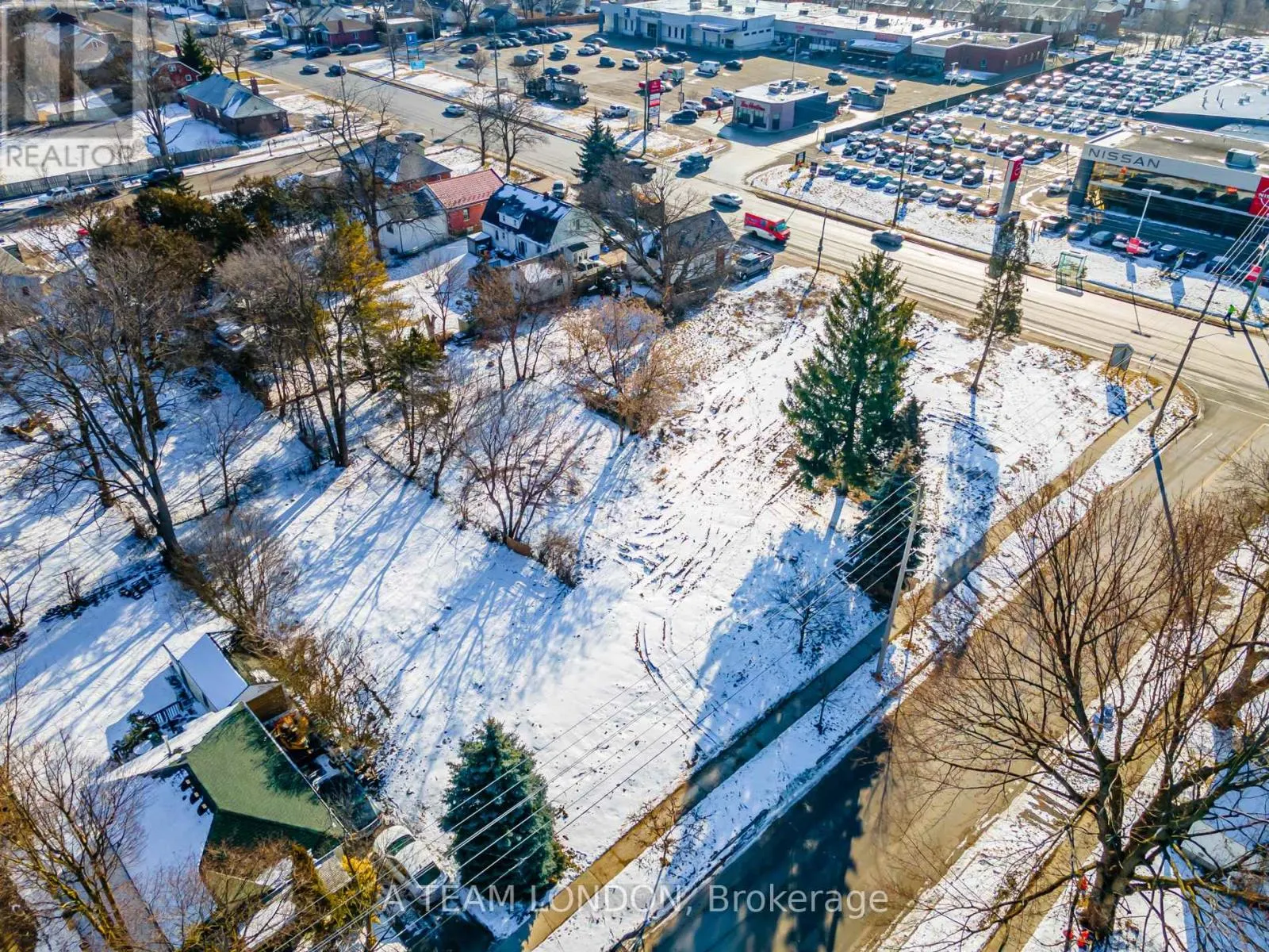 1120 OXFORD STREET E
