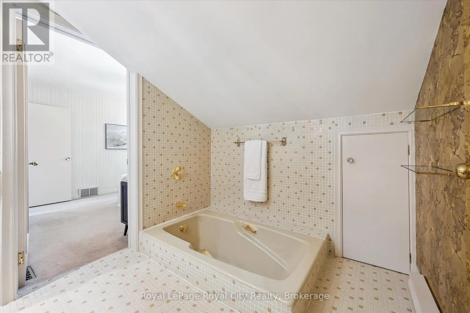 67 WOODSIDE ROAD