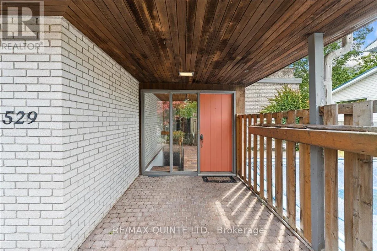 529 VICTORIA AVENUE