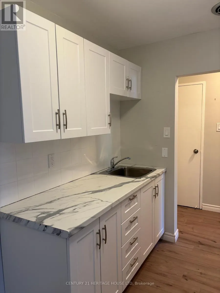 111 - 41 PARKSIDE DRIVE, #111