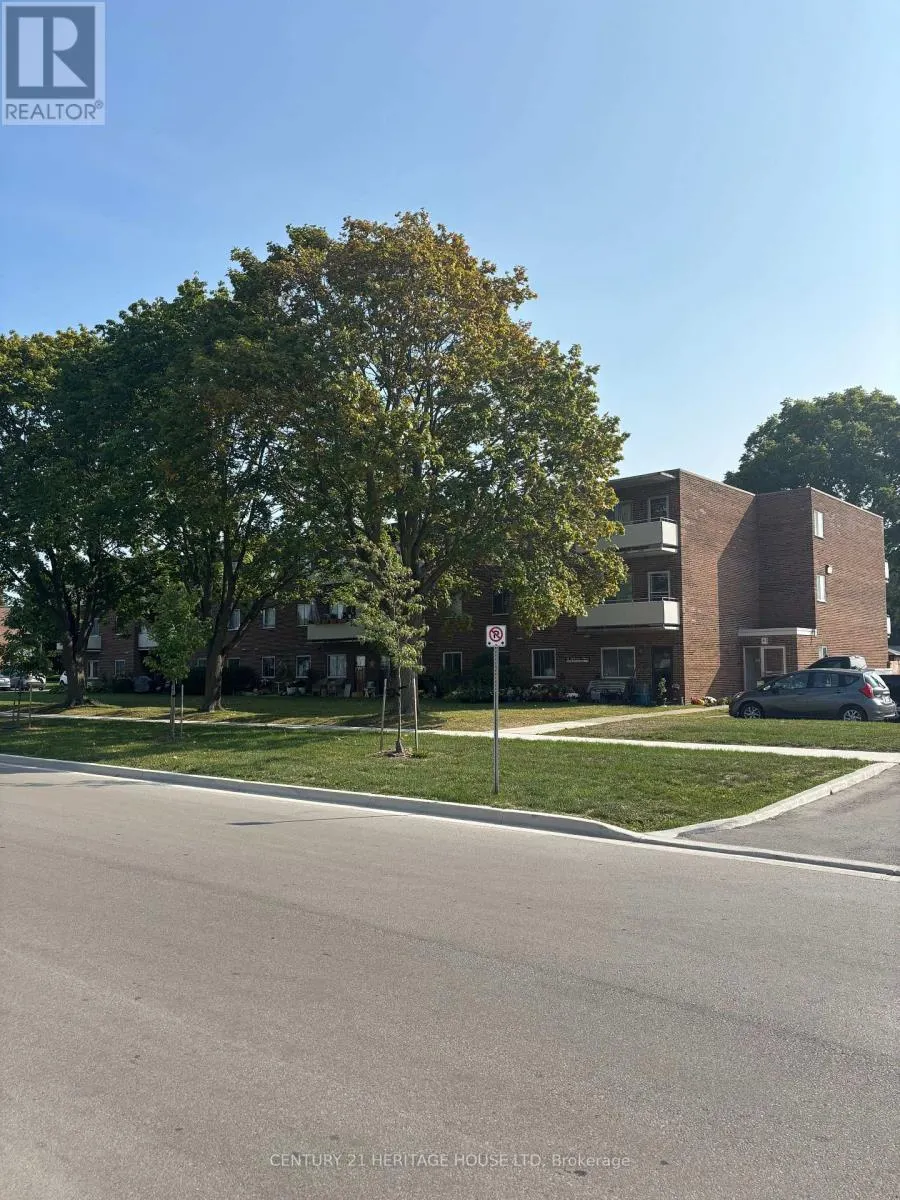 111 - 41 PARKSIDE DRIVE, #111