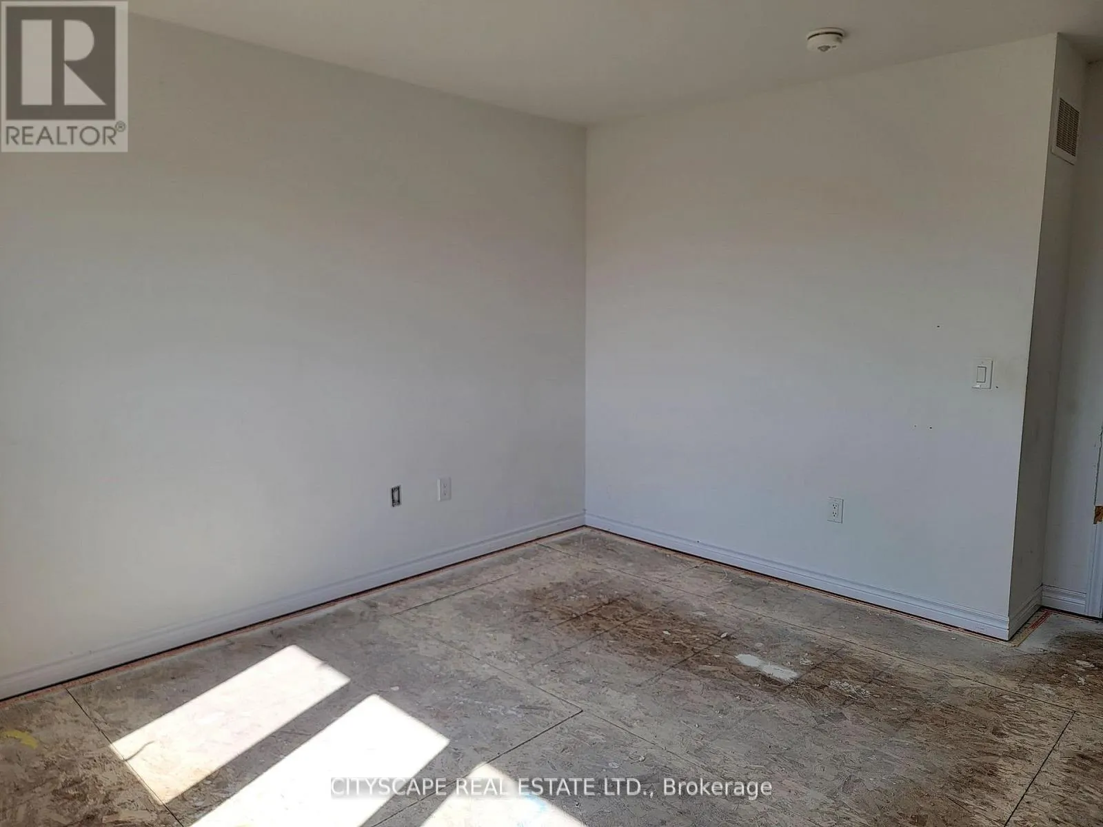 228 RIDLEY CRESCENT