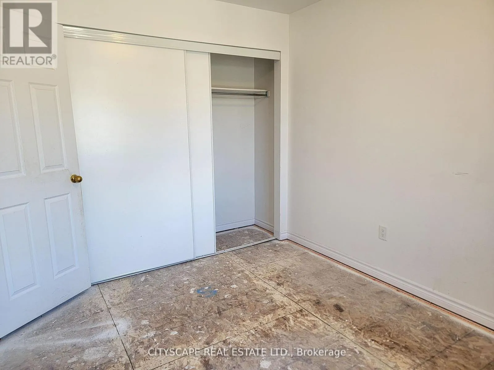 228 RIDLEY CRESCENT