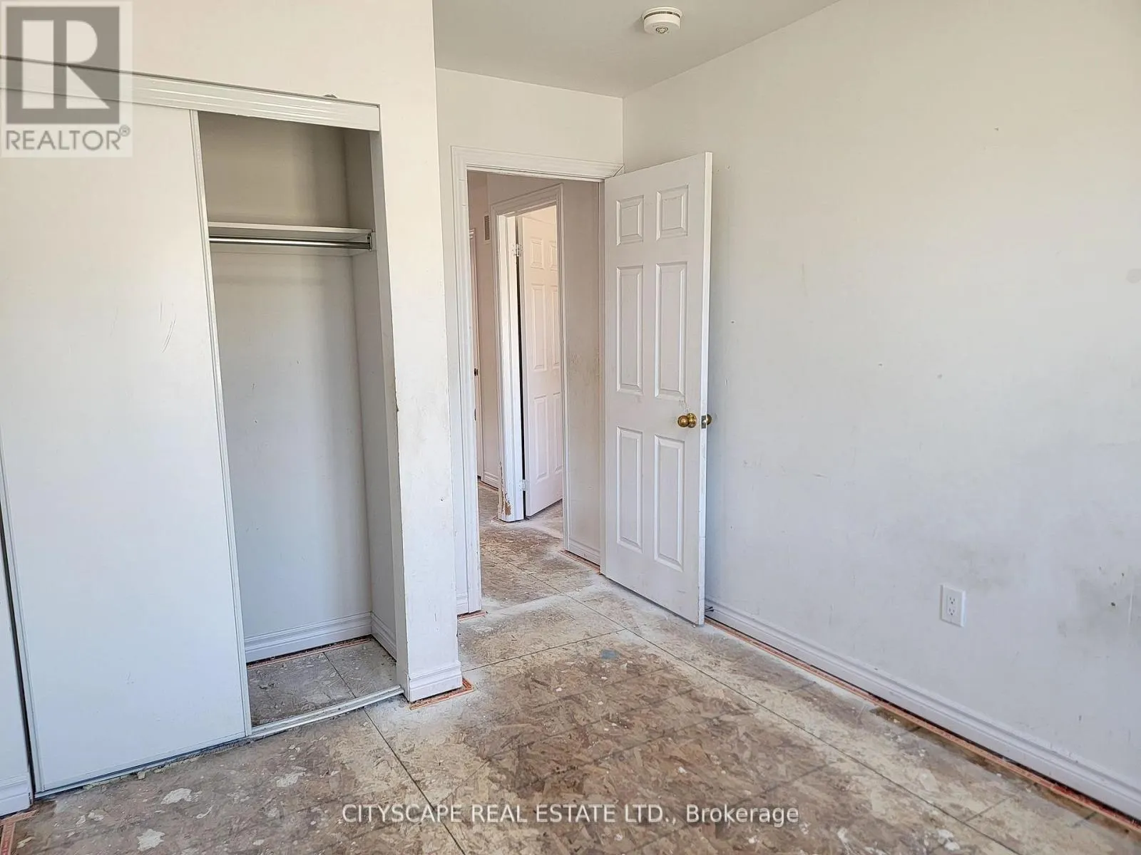 228 RIDLEY CRESCENT